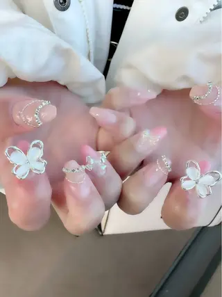 ネイル 新山 聖のネイルデザイン