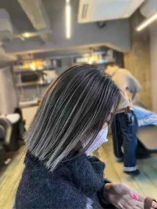 カラー ハッシュ・ウルフ🐺 小顔レイヤー松山直史のヘアスタイル