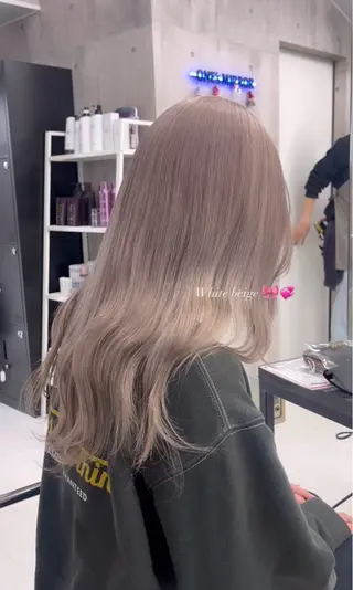 ロング カラー ハイトーン/ゆるふわ 🧚𖥔ׁTOMO♡のヘアスタイル