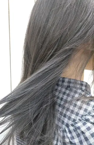 カラー hase _のヘアスタイル