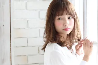 ミディアム カラー パーマ ヘアアレンジ 戸津川 隆人のヘアスタイル