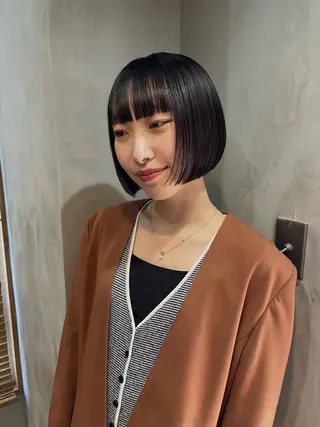 ショート カラー レイヤー／前髪／顔 周りakaneのヘアスタイル