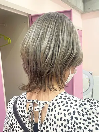 カラー 艶髪 🦋CON🦋のヘアスタイル
