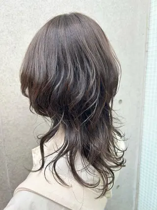 ミディアム 阪口 依美奈のヘアスタイル