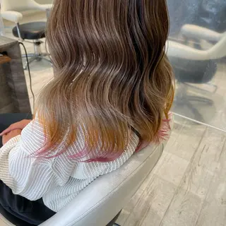 セミロング カラー デザインカラー、艶髪 大塚 耕平のヘアスタイル