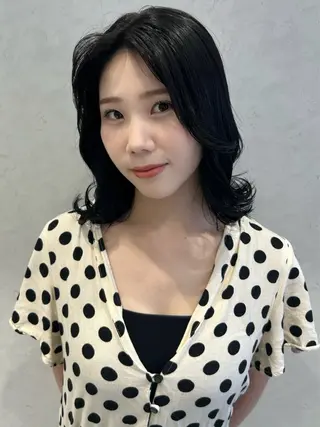 ミディアム カラー レイヤー/インナー カラー🦋ルイのヘアスタイル