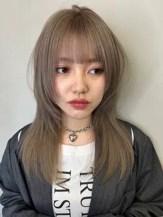 セミロング カラー Haru/THREE …by velvetのヘアスタイル