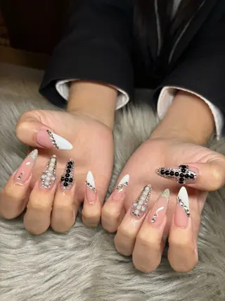 ネイル Tobayama 🐈‍⬛໒꒱· ﾟのネイルデザイン