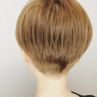 ショート カラー 上田 篤史のヘアスタイル