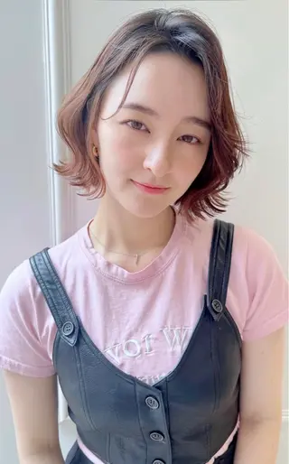 ショート カラー 小顔レイヤー/ ベージュ🤍Rieのヘアスタイル