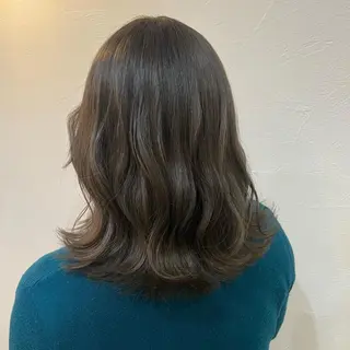 ミディアム mia over hairのヘアスタイル