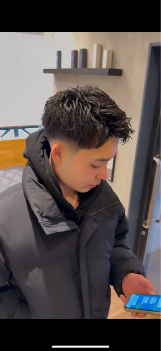 ショート メンズ ⚡メンズパーマフ ェードカットTomyのヘアスタイル