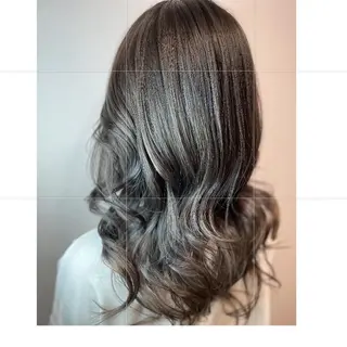 カラー 坂野 結子のヘアスタイル