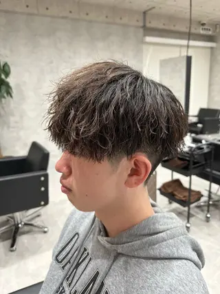 ショート パーマ メンズ ユウ🪄 パーマ指名No1のヘアスタイル