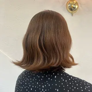 ミディアム カラー 小島 寧心のヘアスタイル