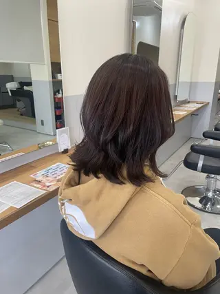 ミディアム 小久保 里紗のヘアスタイル