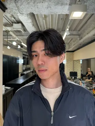 メンズ 🌟小顔レイヤー× 赤み消し透明感カラーのヘアスタイル