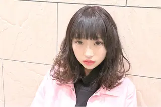 ミディアム カラー パーマ ヘアアレンジ ハイトーン特化🤍 浦住のヘアスタイル