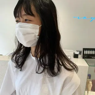 ロング SAKINO. ベージュカラーのヘアスタイル