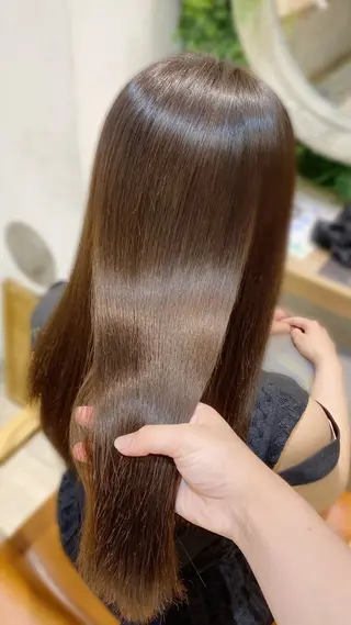 セミロング 💙mai🫧 縮毛矯正・ハイライトのヘアスタイル