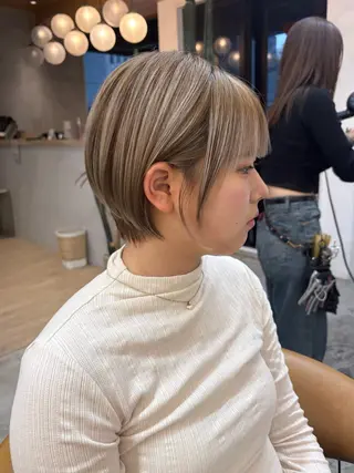ショート オリーブベージュ/シ ョートボブたまき🧡のヘアスタイル