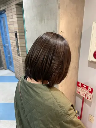 ミディアム カラー COCO .のヘアスタイル