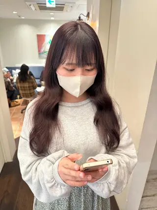 ロング カラー 安丸 結夏のヘアスタイル