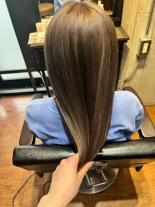 ロング カラー N° Elune MIYUUのヘアスタイル