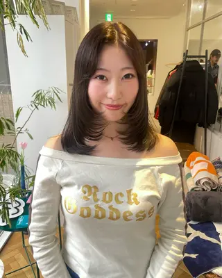 セミロング sachi / tsunaguのヘアスタイル