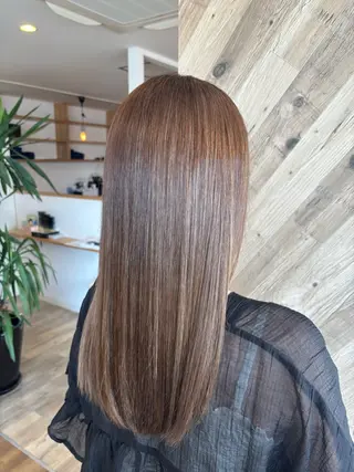 カラー なつ / ハイライト / 髪質改善カラーのヘアスタイル