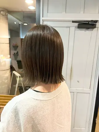 ショート カラー 堀 望美のヘアスタイル