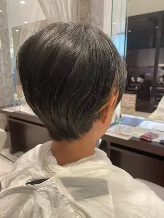 ショート 岡田 駿也のヘアスタイル
