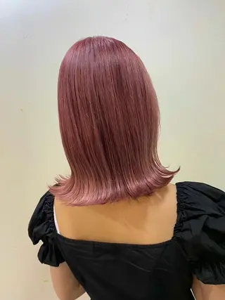 セミロング 透け感ベージュ ／ミハルのヘアスタイル