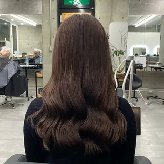 ロング カラー Runa/大人 かわいいハイトーンのヘアスタイル