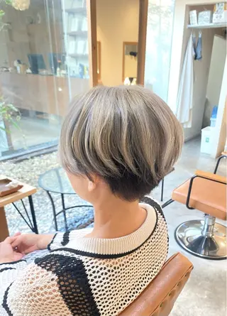ショート 酸性ストレート/ブリ ーチなしWカラー河本のヘアスタイル