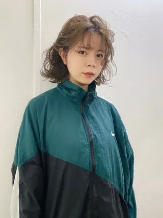 ミディアム カラー ヘアアレンジ スパイラルパーマ/デ ザインカット/アミのヘアスタイル