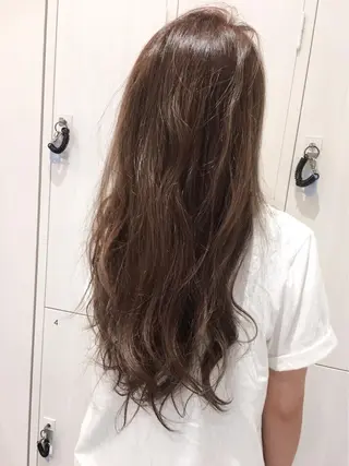 カラー 三鷹で1番ショート ボブをカットする新谷のヘアスタイル