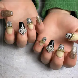 ネイル GRANDE OSU Anna 🧸💛のネイルデザイン