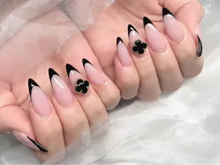 ネイル Roi〈ロア〉 Yunaのネイルデザイン