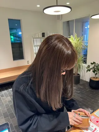 セミロング ワタナベ モカ🦢ダブルカラーのヘアスタイル