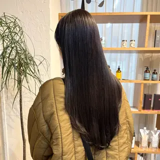ロング カラー mina / 透明感ベージュカラーのヘアスタイル