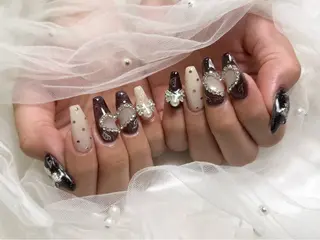 ネイル Roi〈ロワ〉 Minakoのネイルデザイン