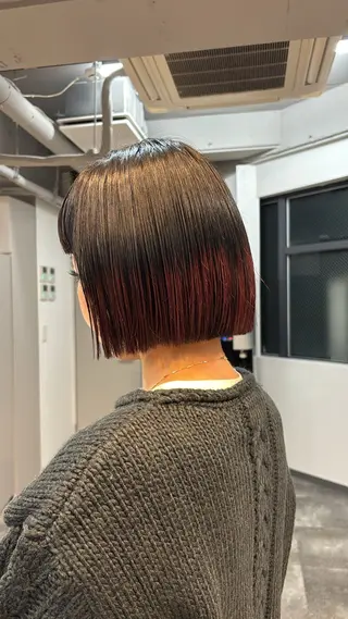 カラー レイヤー✂︎ぷつボブ 艶カラー🤍noaのヘアスタイル