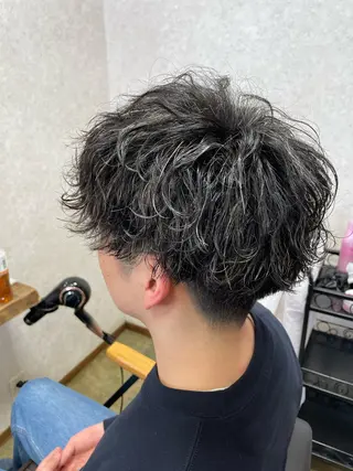ショート カラー パーマ メンズ 三川 啓英 / 縮毛矯正/髪質改善のヘアスタイル