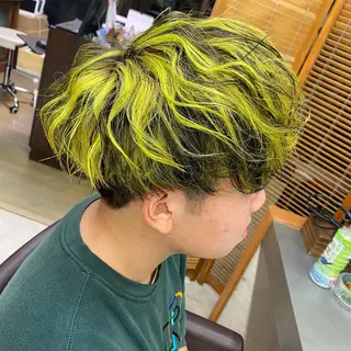 ショート カラー ブリーチカラー🫧 森　凪沙のヘアスタイル