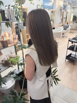 セミロング カラー broocH 清水 駿【デザインカラー】のヘアスタイル