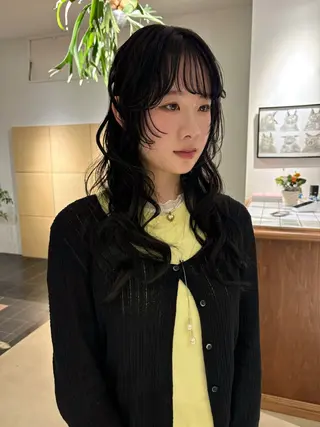 ロング Yui⭐️ 透け感カラーのヘアスタイル