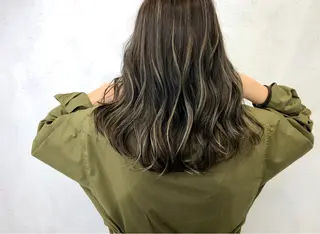セミロング カラー タナカ タクヤのヘアスタイル