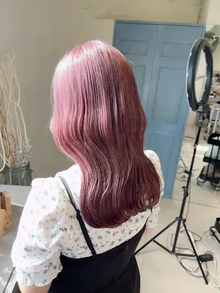 ミディアム カラー 透明感ハイトーン🦄 キラ🌈のヘアスタイル