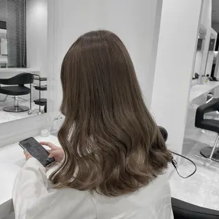 セミロング カラー センターパート特化 井上健太のヘアスタイル